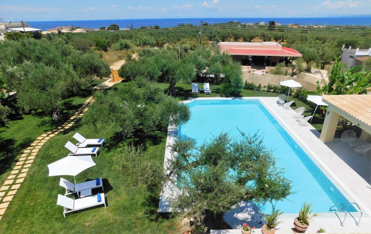 Orea Superior Rooms Kypseli Bagian luar foto
