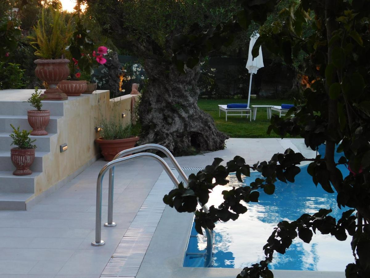 Orea Superior Rooms Kypseli Bagian luar foto