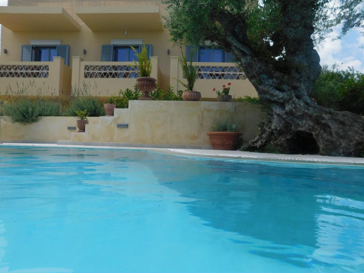 Orea Superior Rooms Kypseli Bagian luar foto