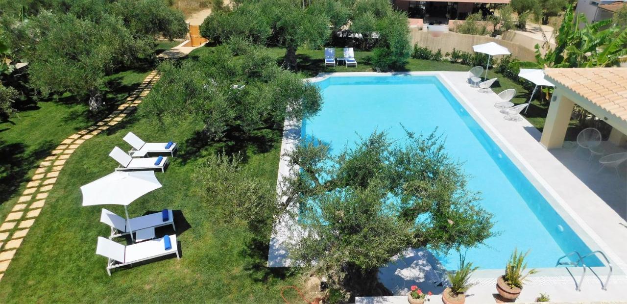 Orea Superior Rooms Kypseli Bagian luar foto